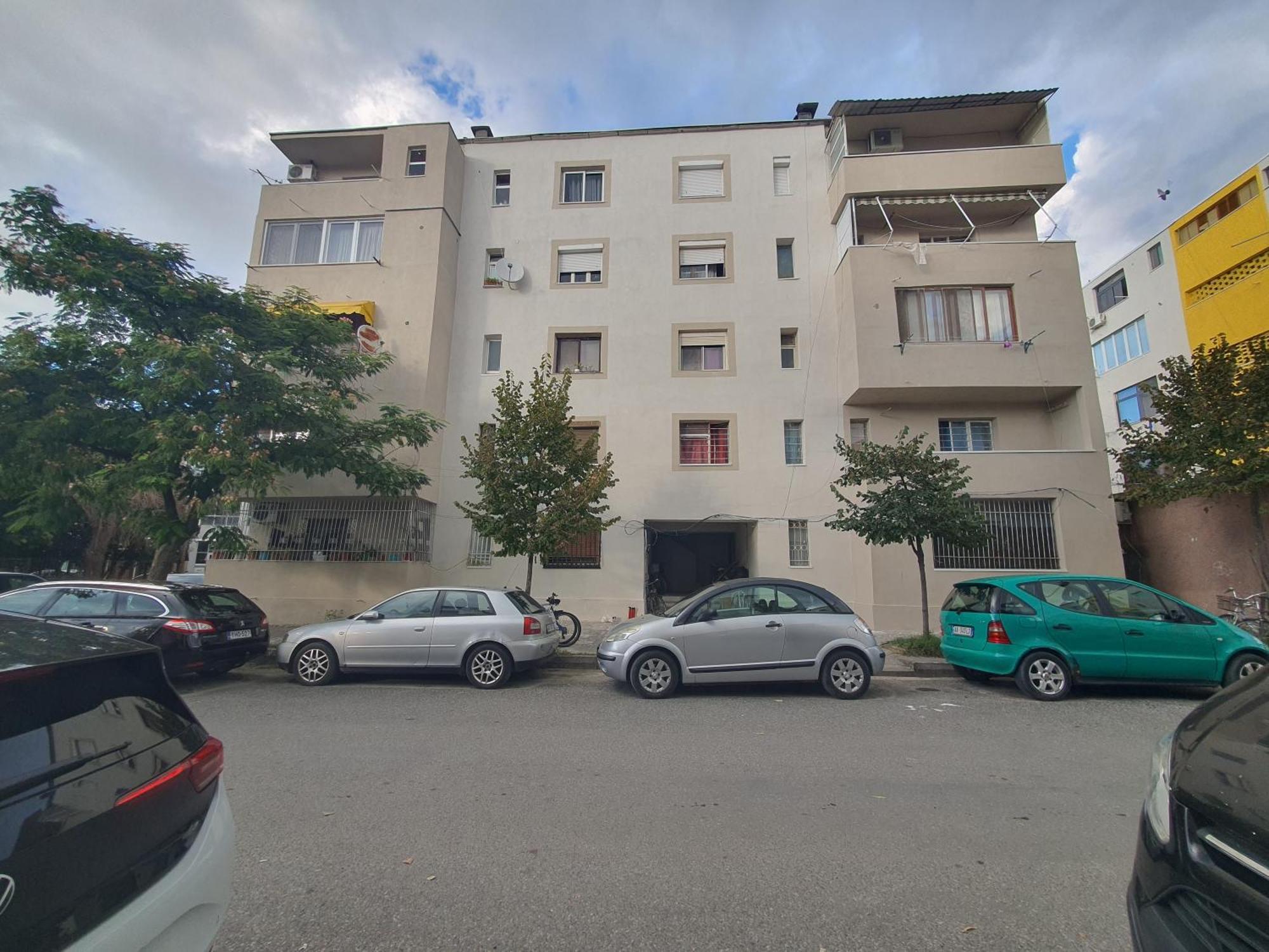Central Home Away From Home Shkoder Exterior photo